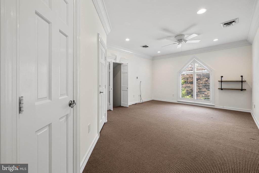 15208 JARRETTSVILLE PIKE