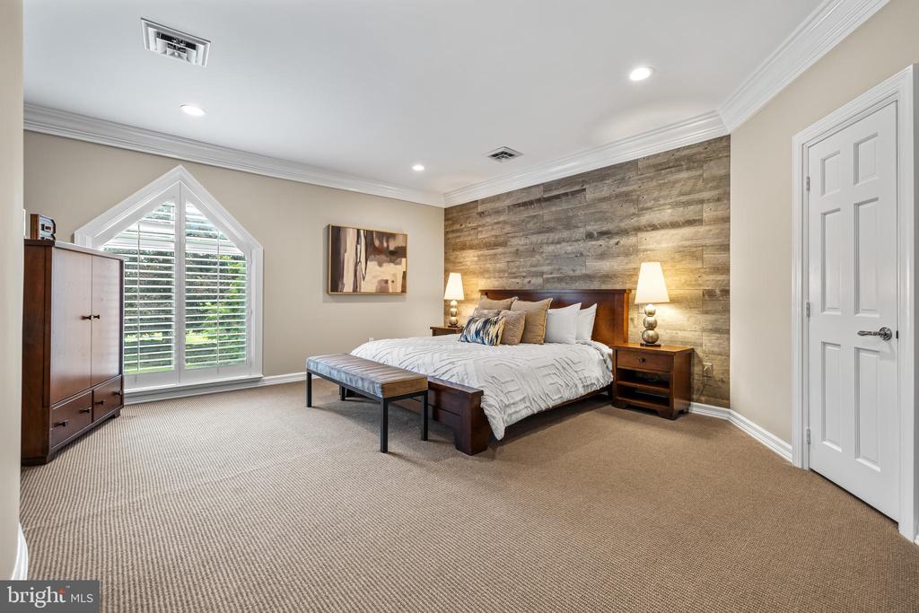 15208 JARRETTSVILLE PIKE