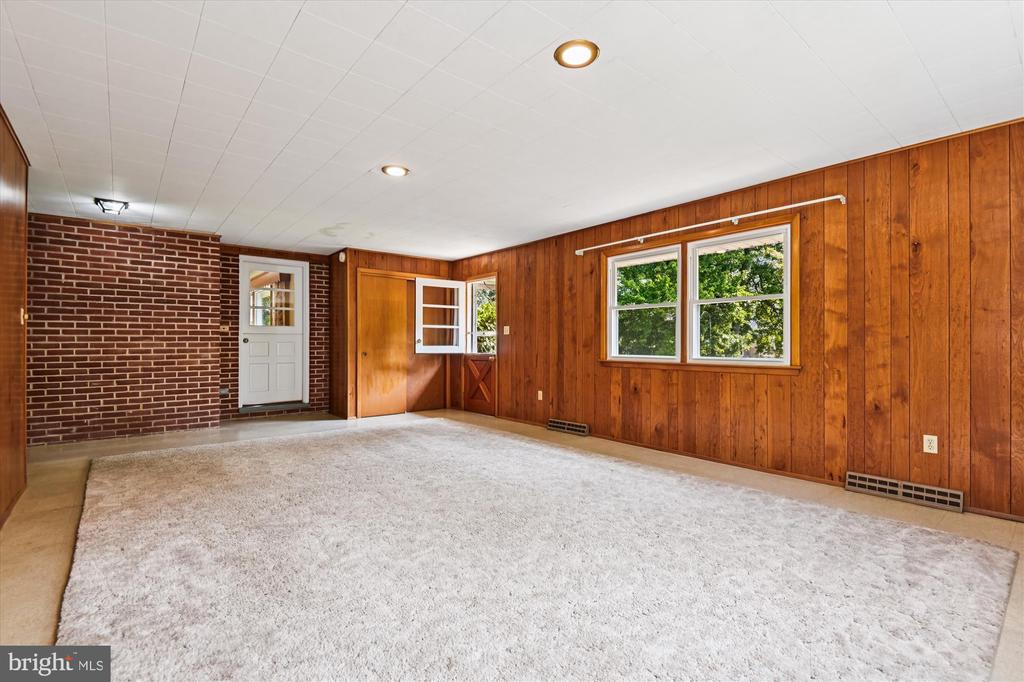 17 BONNIE AVENUE
