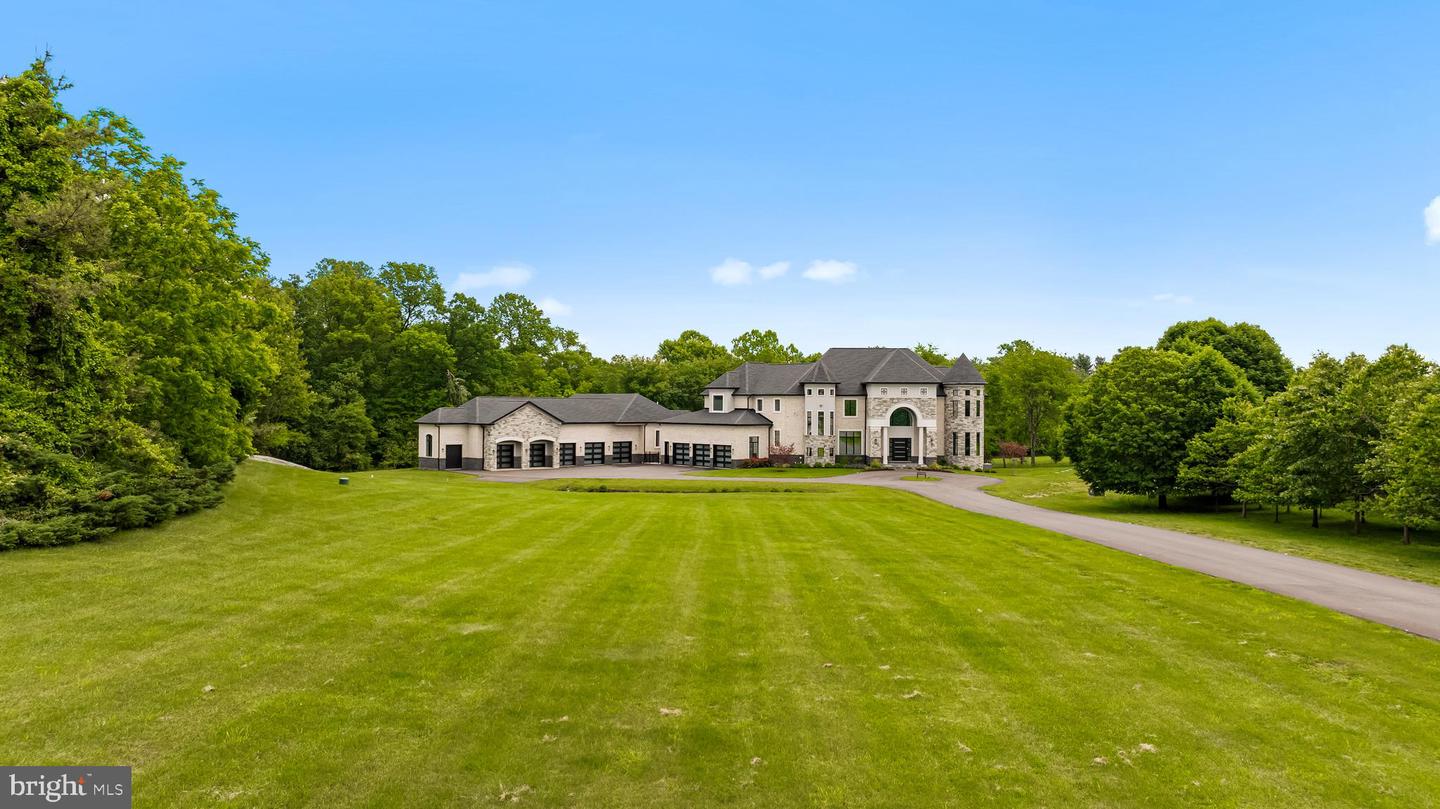 3415 Shady Ln