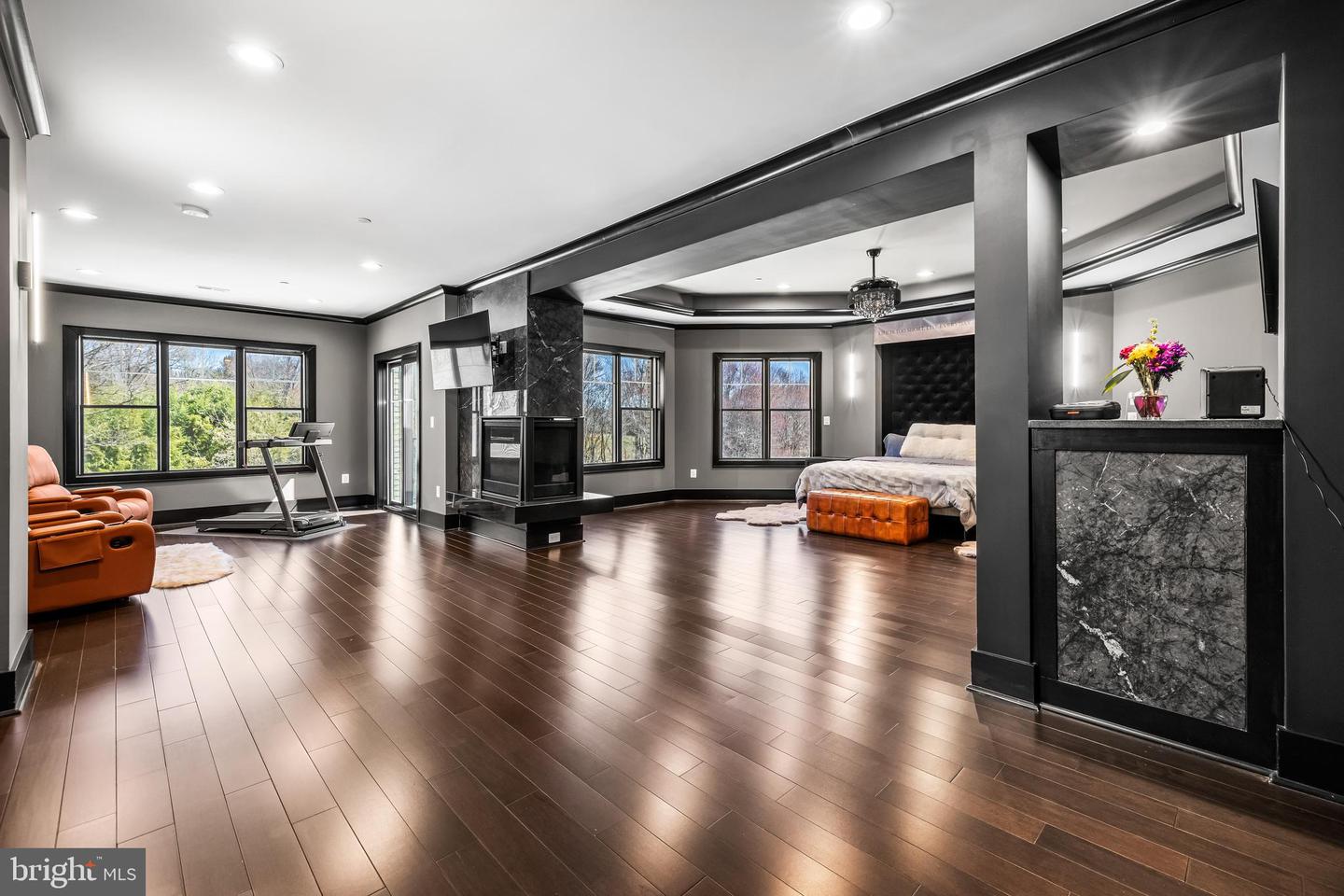 3415 Shady Ln