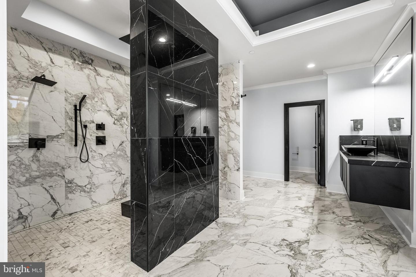 3415 Shady Ln