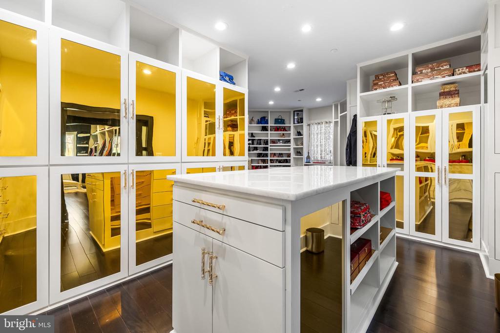 3415 Shady Ln