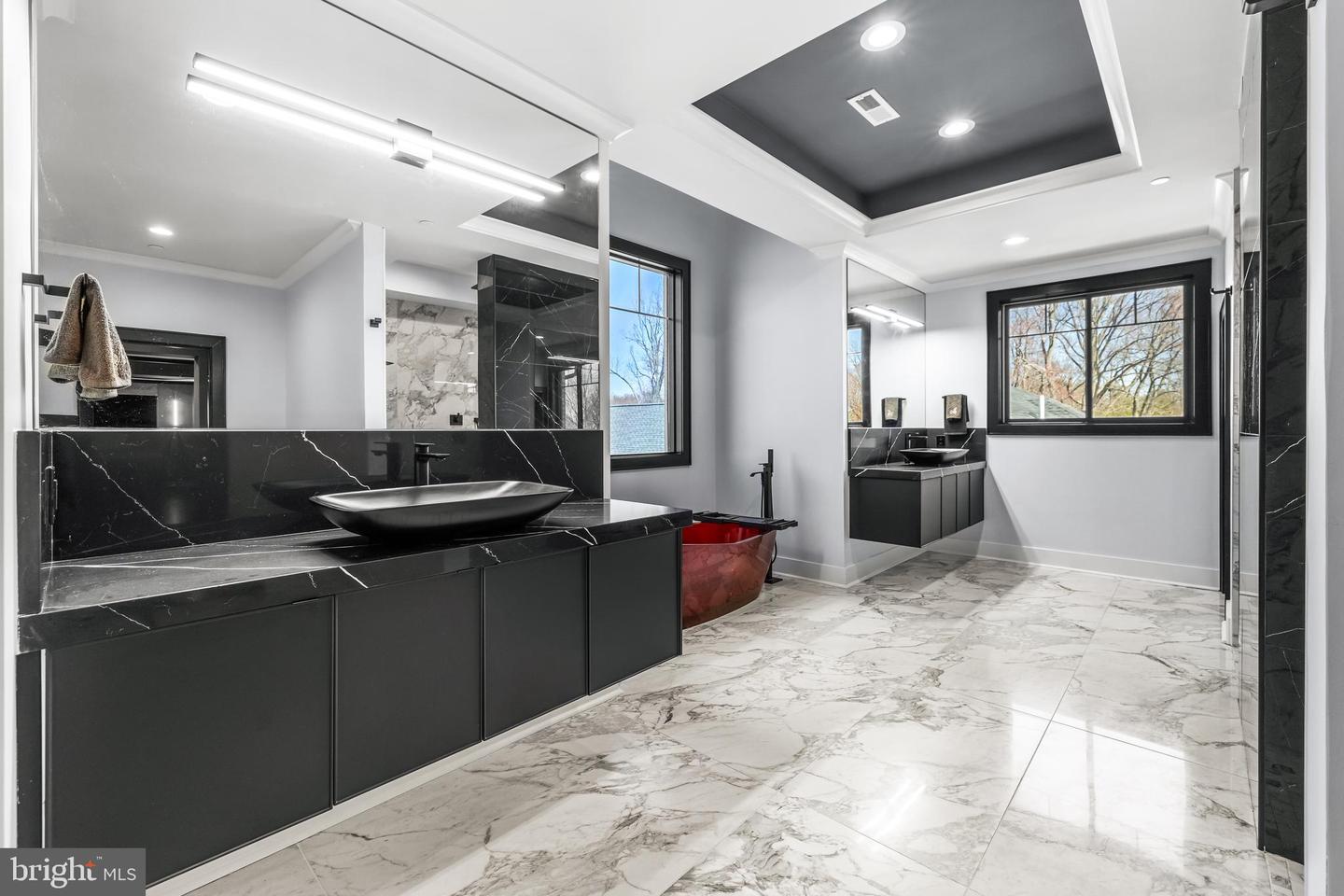 3415 Shady Ln