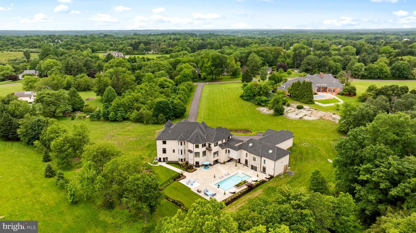 3415 Shady Ln