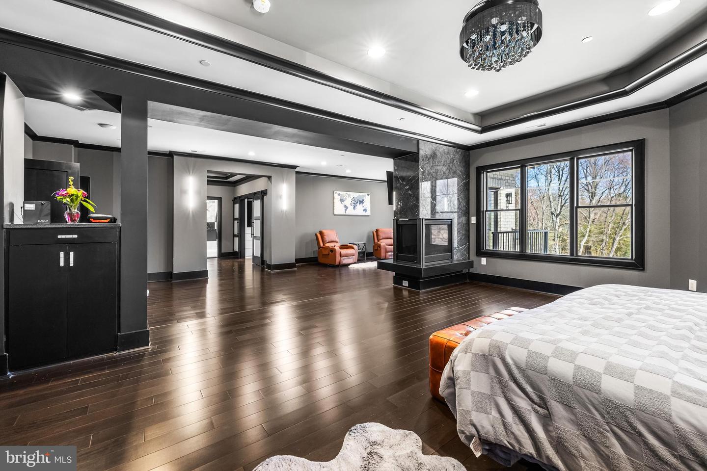 3415 Shady Ln