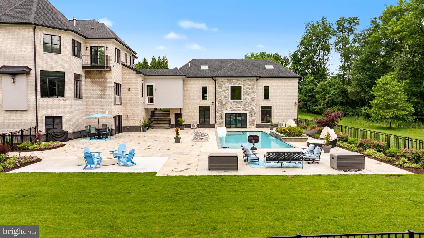 3415 Shady Ln