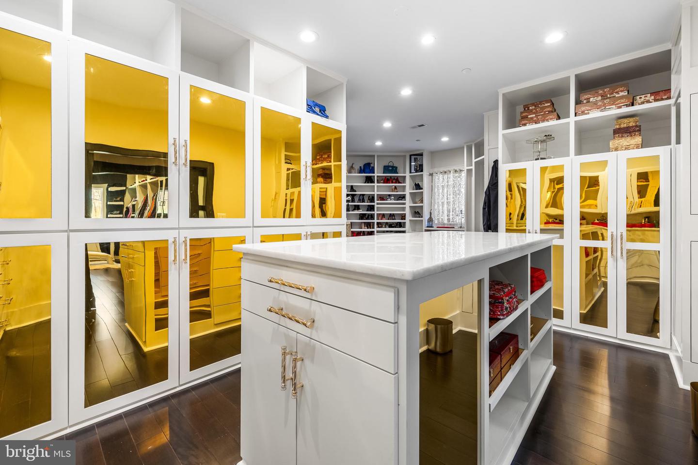 3415 Shady Ln