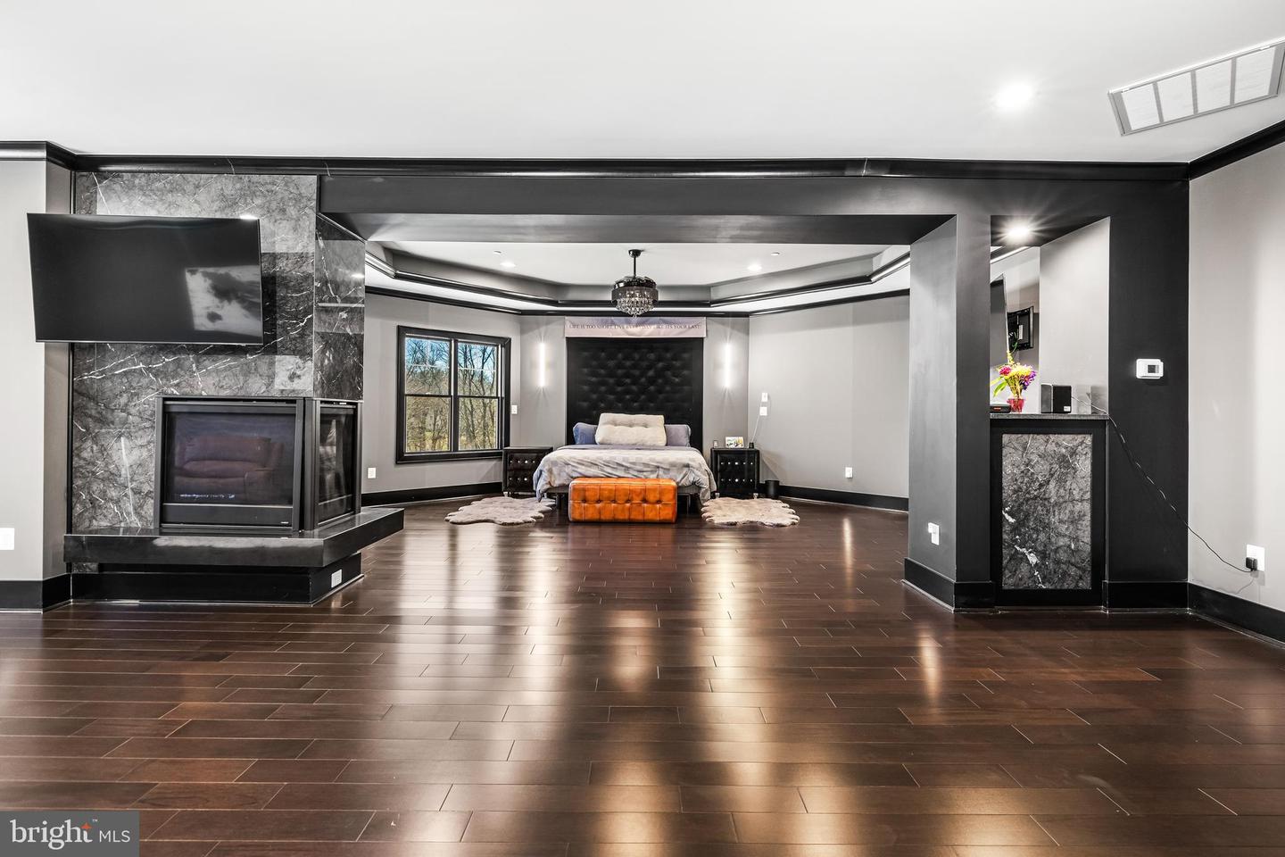 3415 Shady Ln
