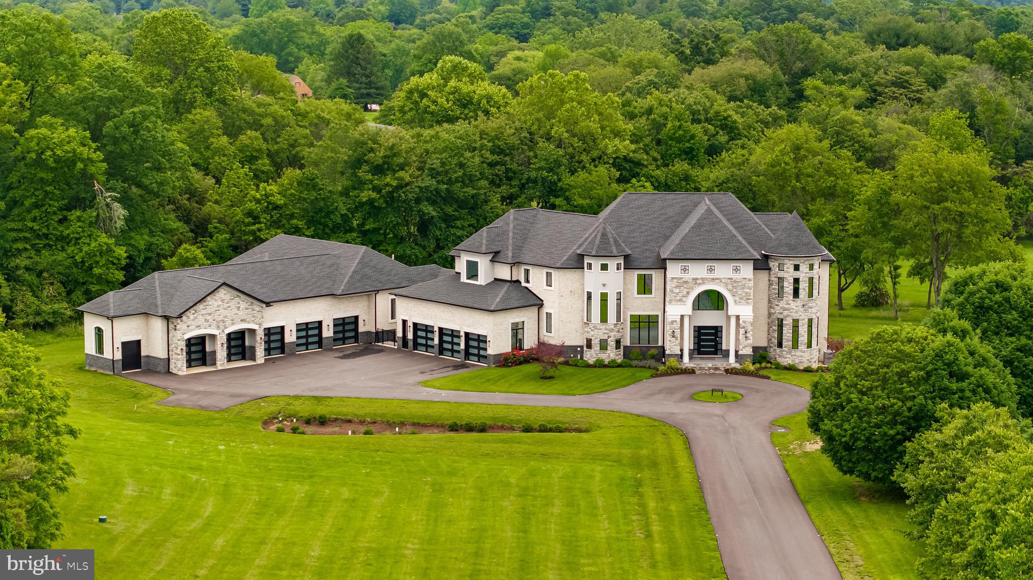 3415 Shady Ln