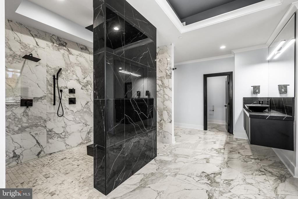 3415 Shady Ln