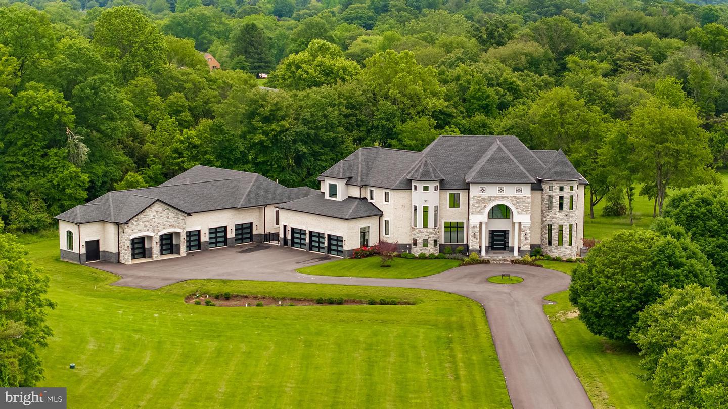 3415 Shady Ln