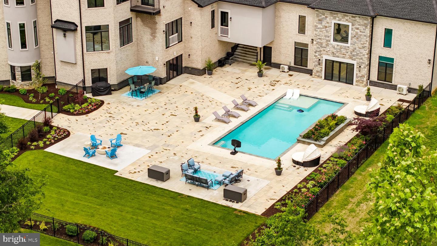 3415 Shady Ln
