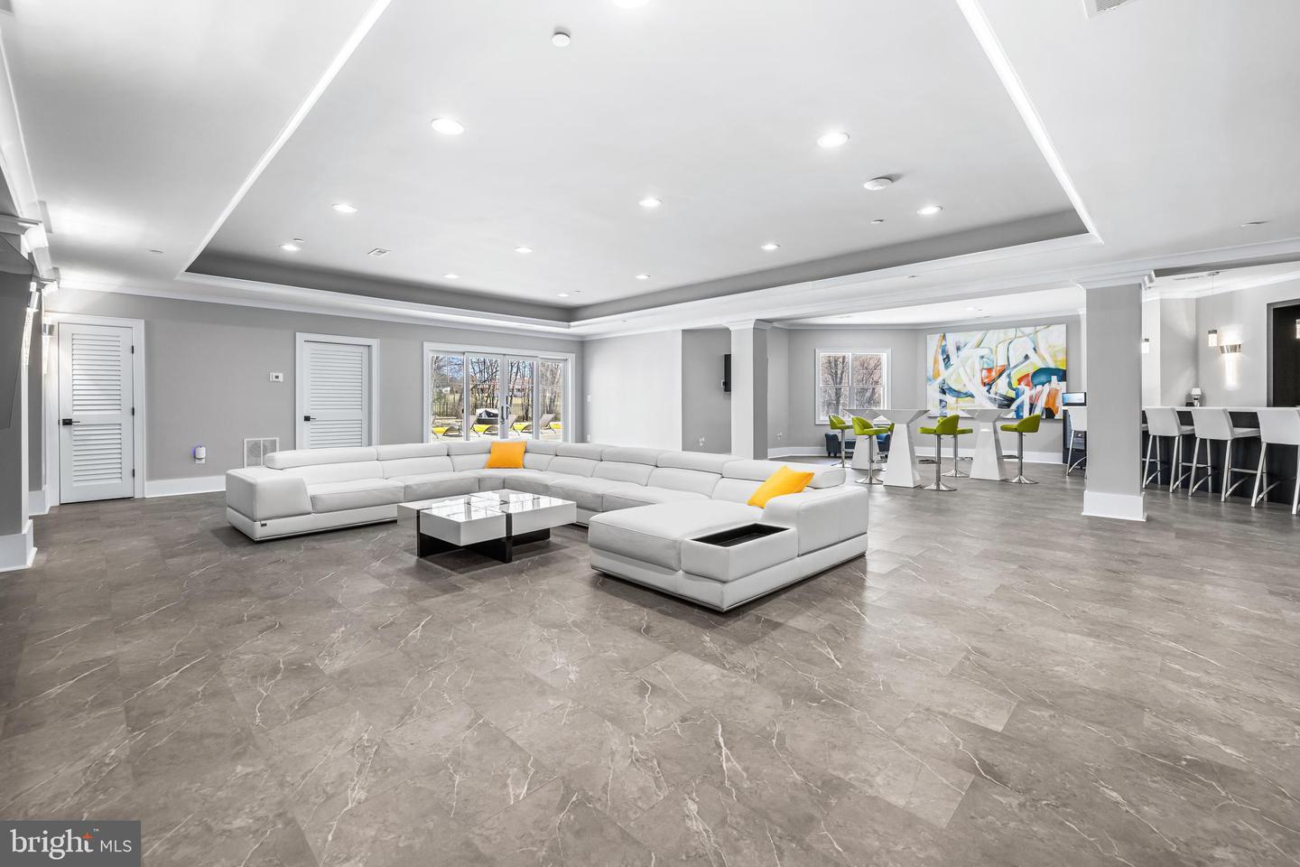 3415 Shady Ln