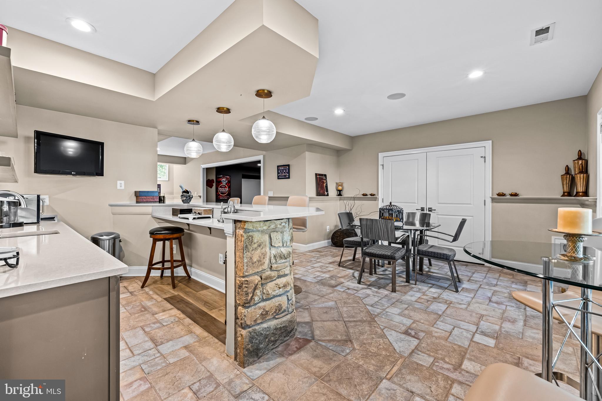 11501 Manorstone Ln