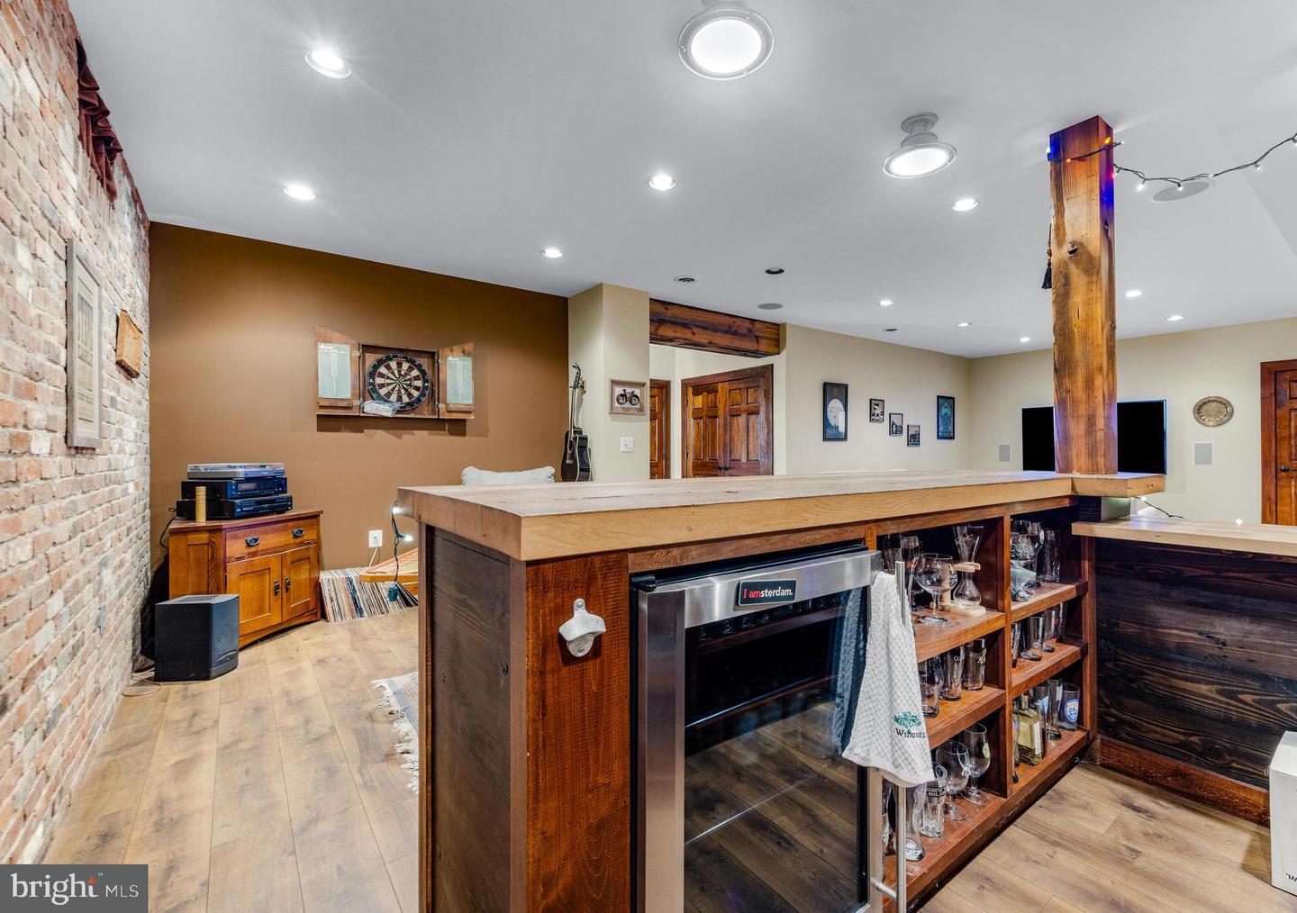 6452 Ruxton Dr