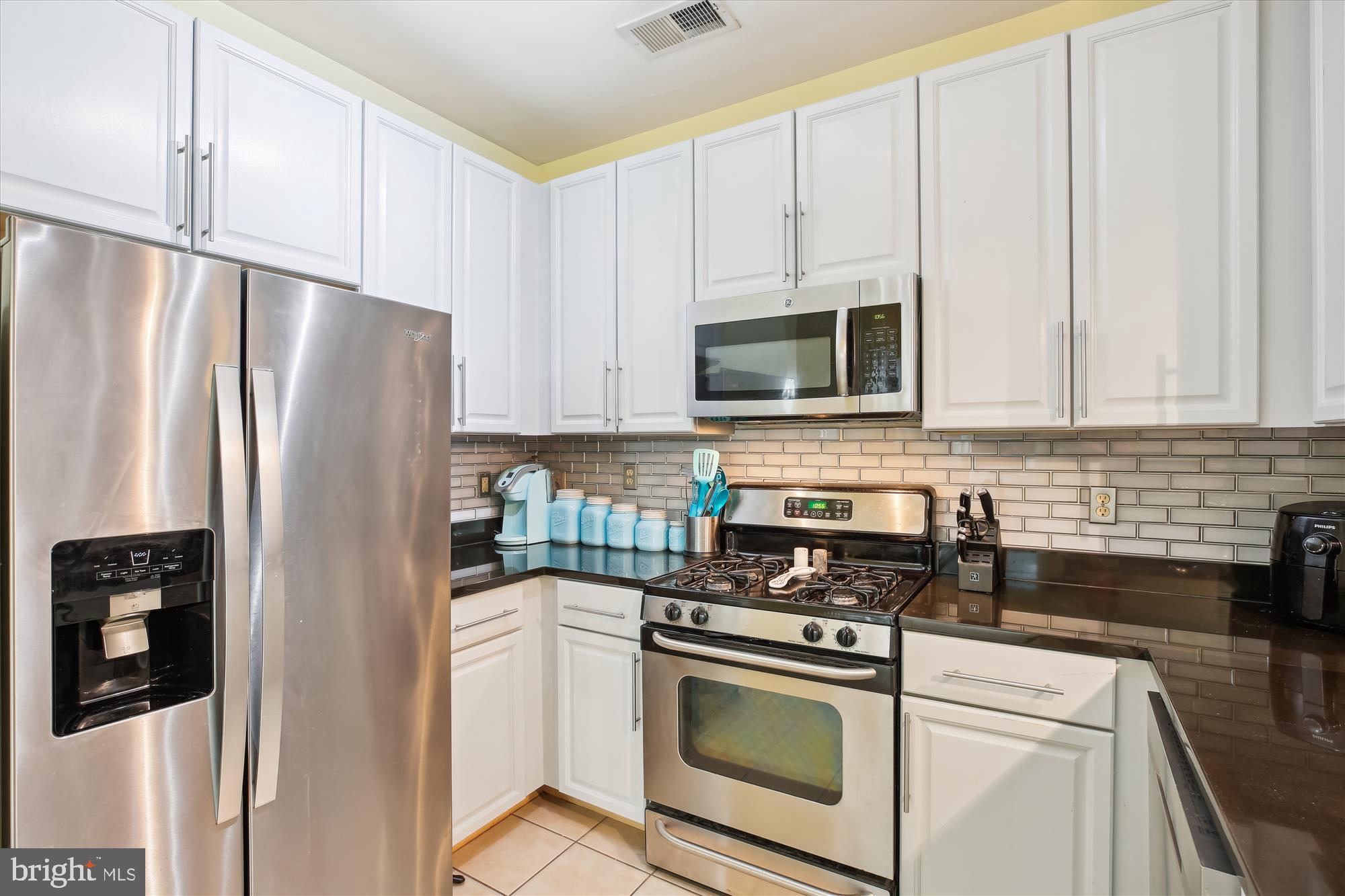 1201 E West Hwy #207