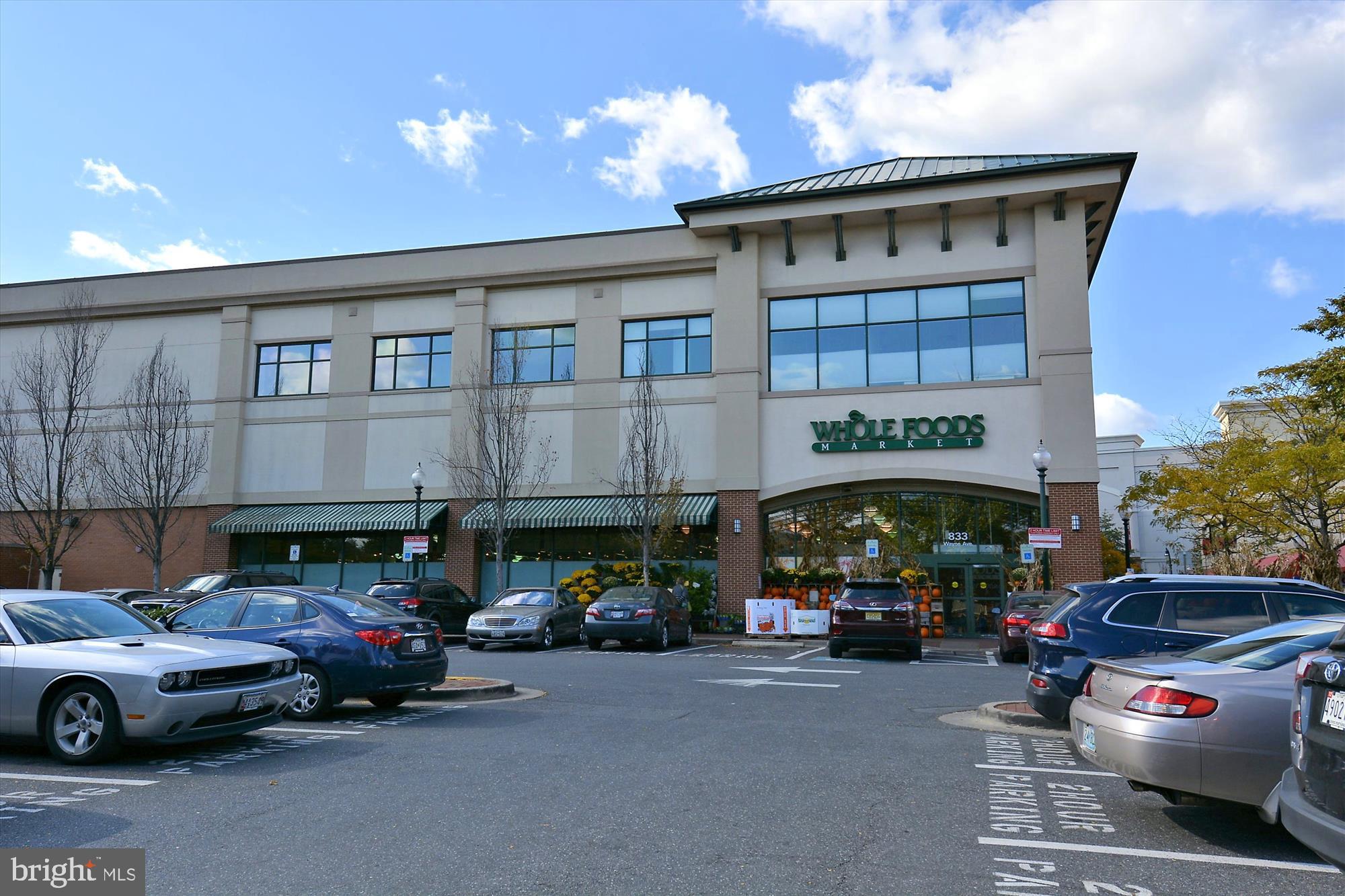 1201 E West Hwy #207
