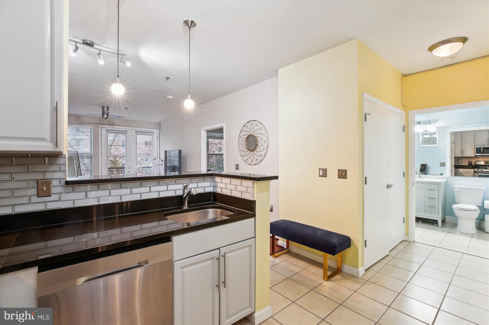 1201 E West Hwy #207