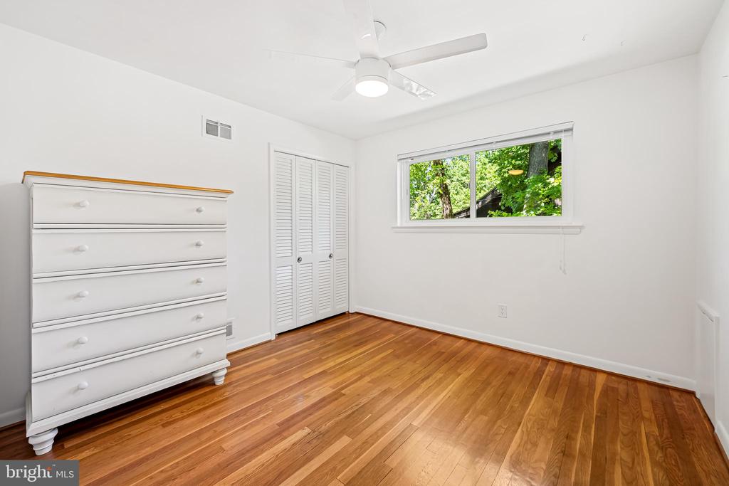 9815 Inglemere Dr