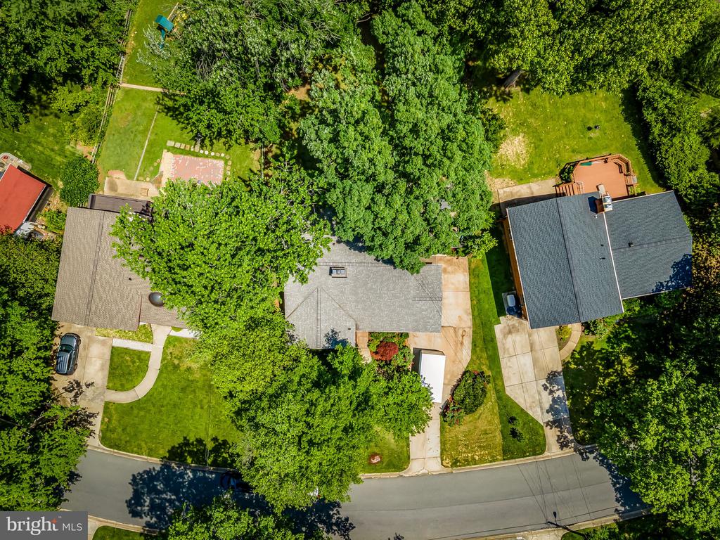 9815 Inglemere Dr