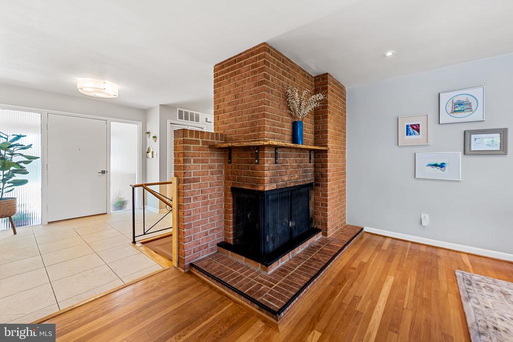 9815 Inglemere Dr