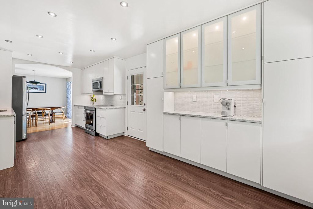 9815 Inglemere Dr