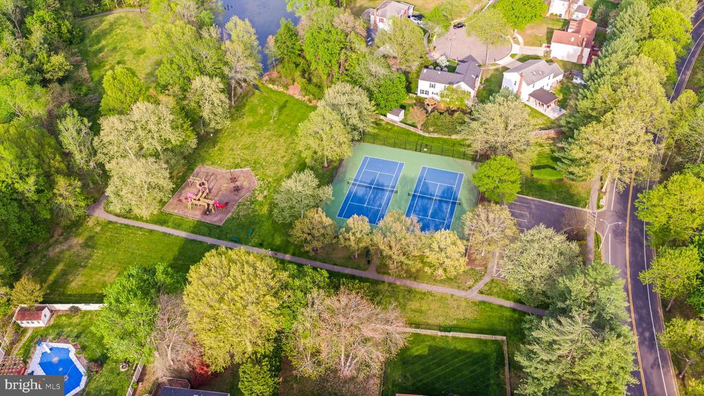 15303 PINE TREE WAY