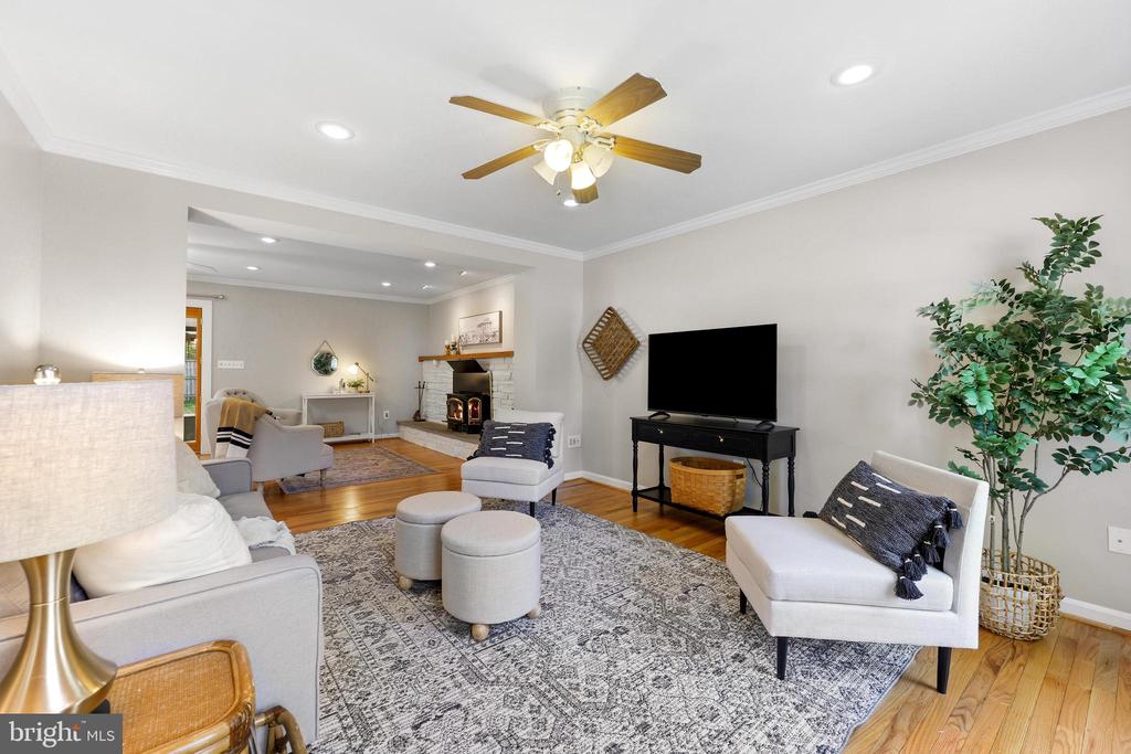 15303 PINE TREE WAY