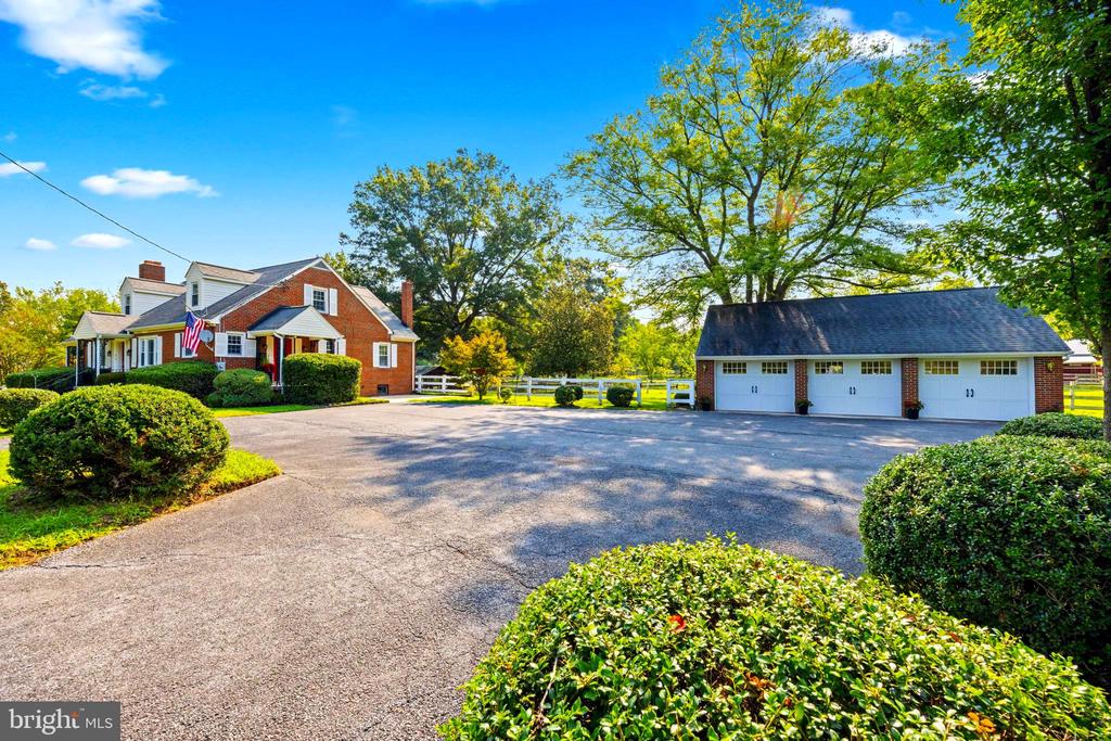 16401 MOUNT CALVERT ROAD