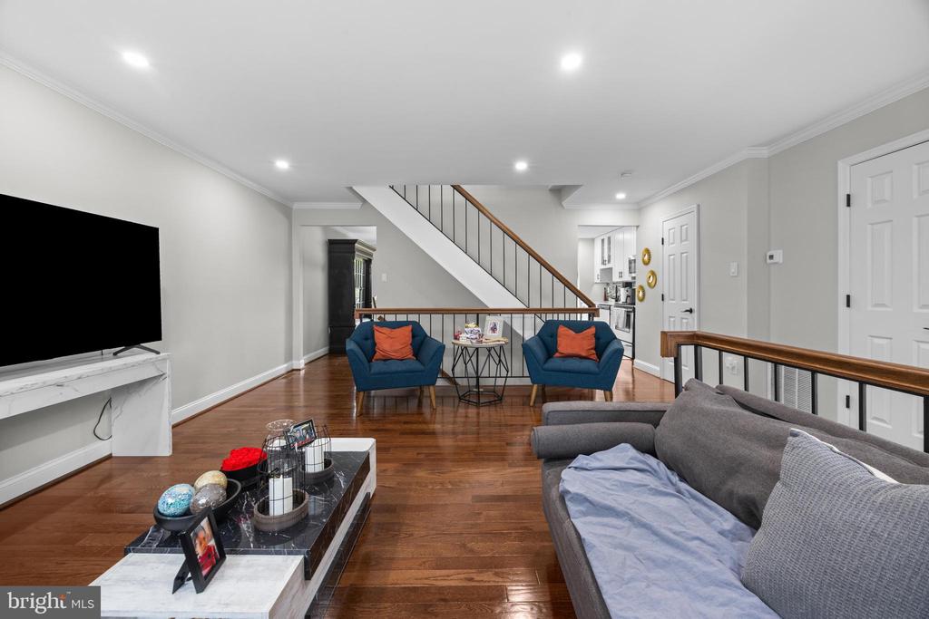 829 LAKE SHORE DRIVE