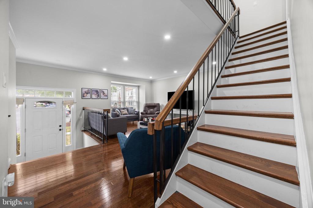 829 LAKE SHORE DRIVE