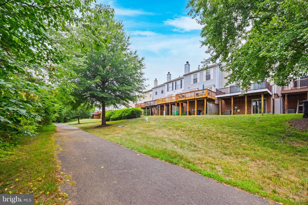 829 LAKE SHORE DRIVE