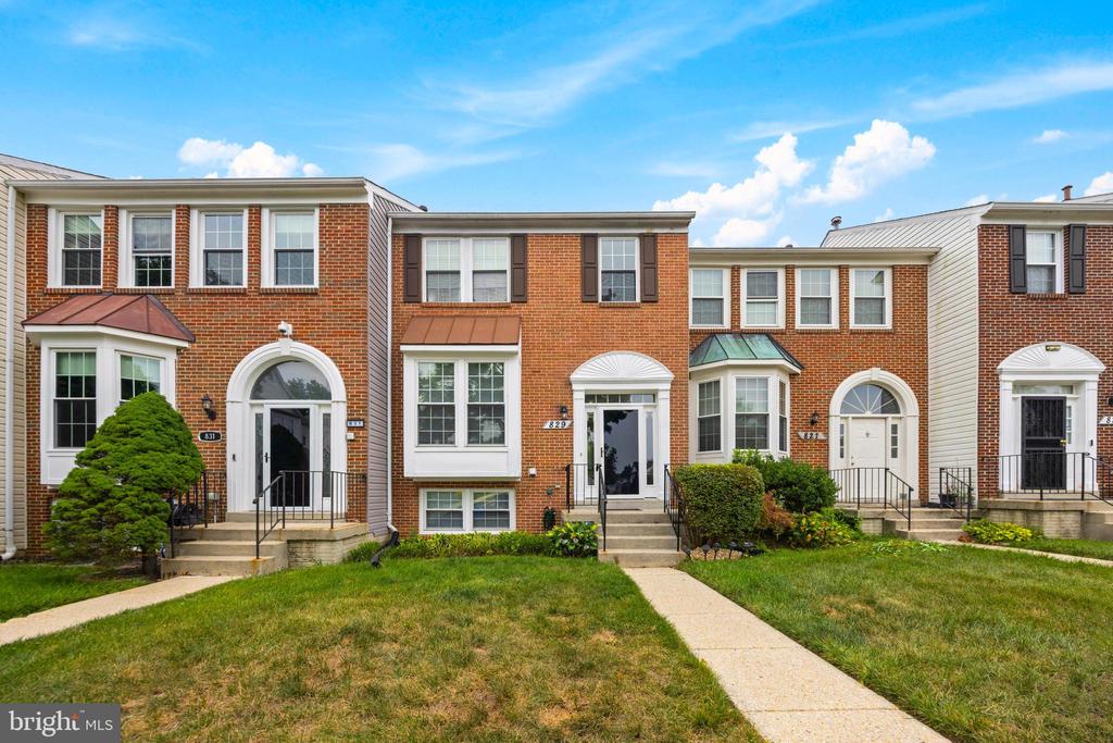 829 LAKE SHORE DRIVE