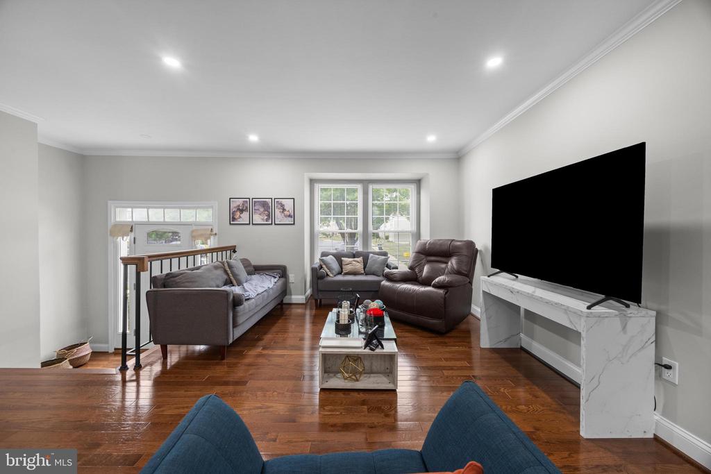829 LAKE SHORE DRIVE