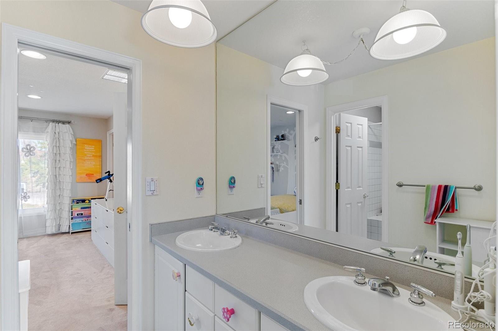 1814 S Uinta Way