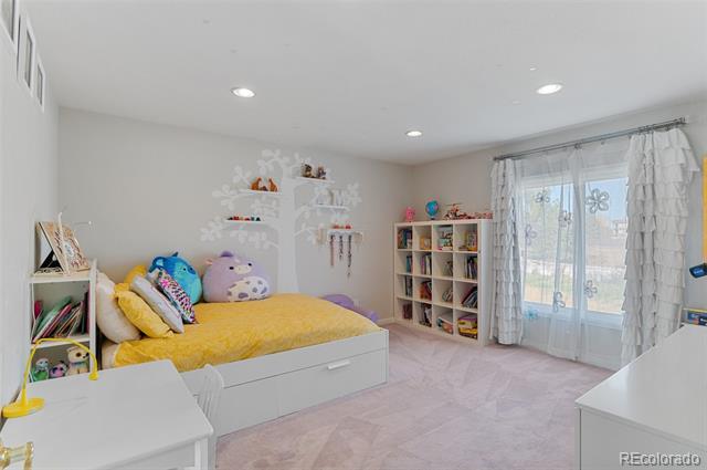1814 S Uinta Way