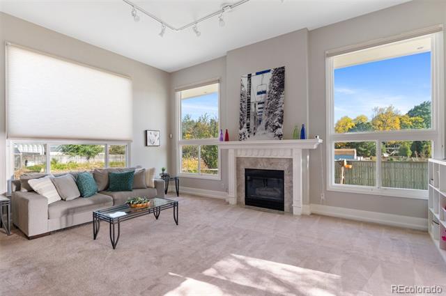 1814 S Uinta Way