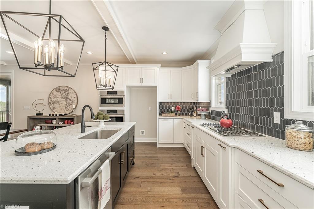 7429 Kingsley Place
