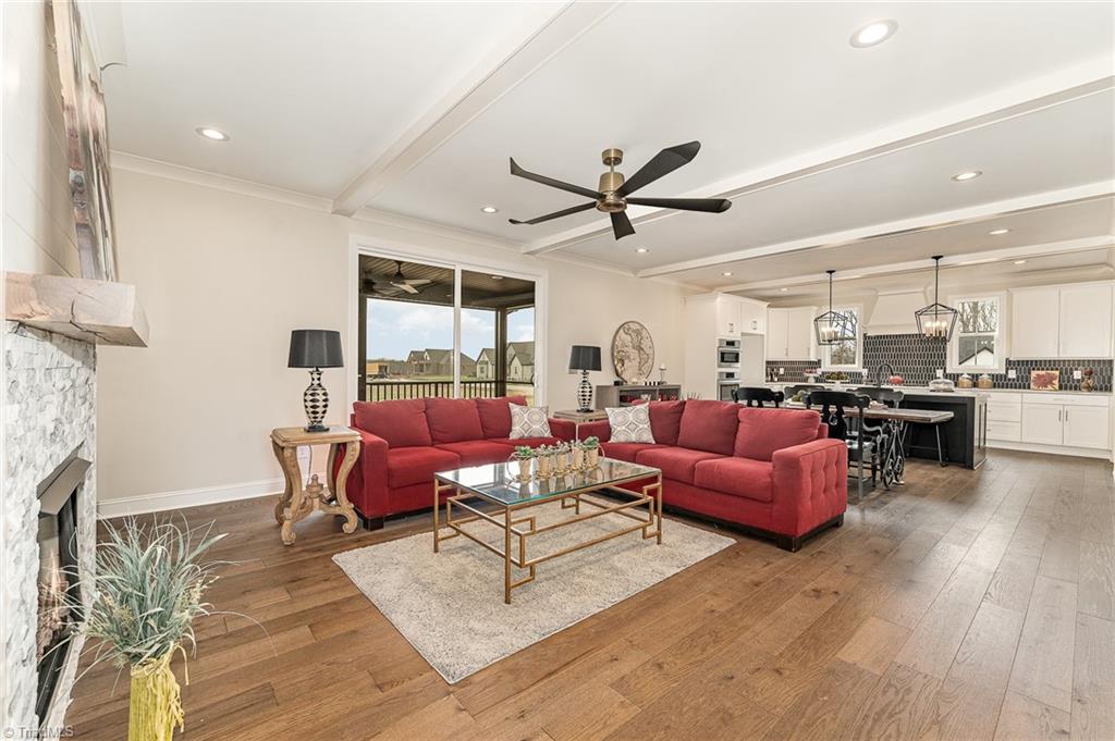 7429 Kingsley Place