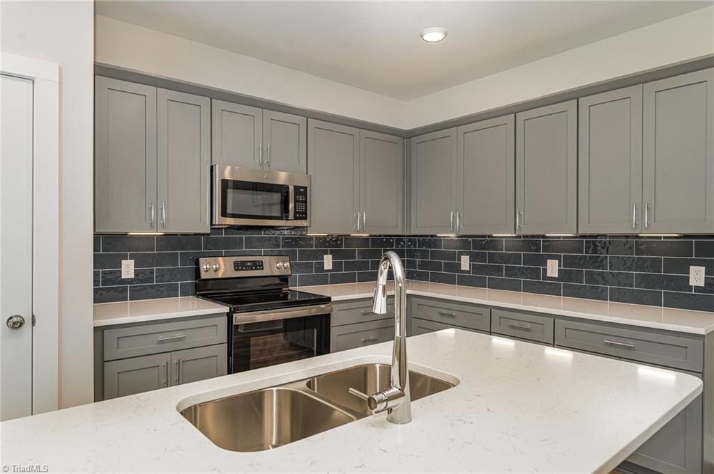 909 Cannon Crossing Circle