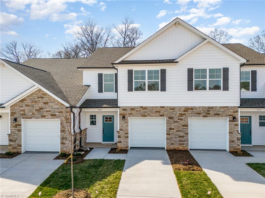 909 Cannon Crossing Circle