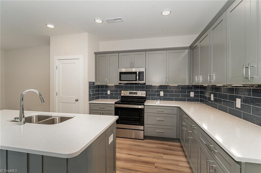 909 Cannon Crossing Circle