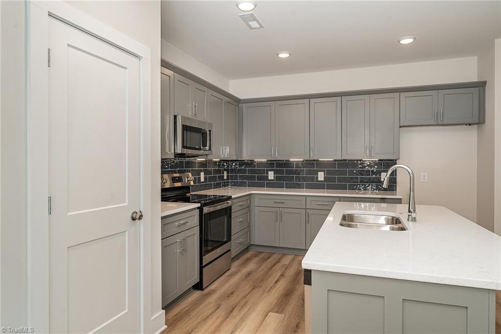 909 Cannon Crossing Circle