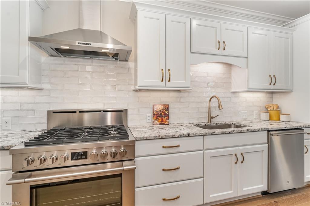 2811 Elim Shores Terrace