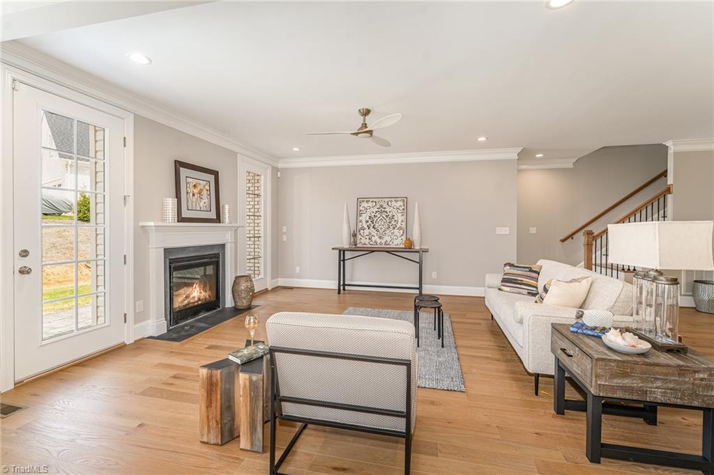 2811 Elim Shores Terrace