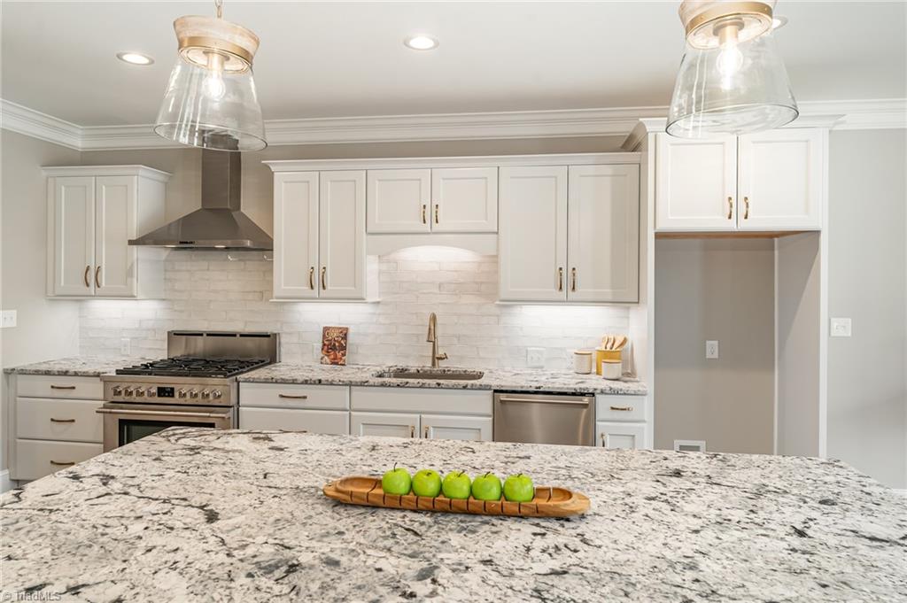 2811 Elim Shores Terrace