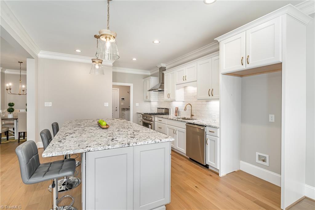 2811 Elim Shores Terrace