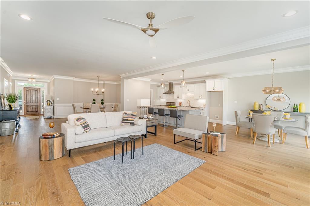 2811 Elim Shores Terrace