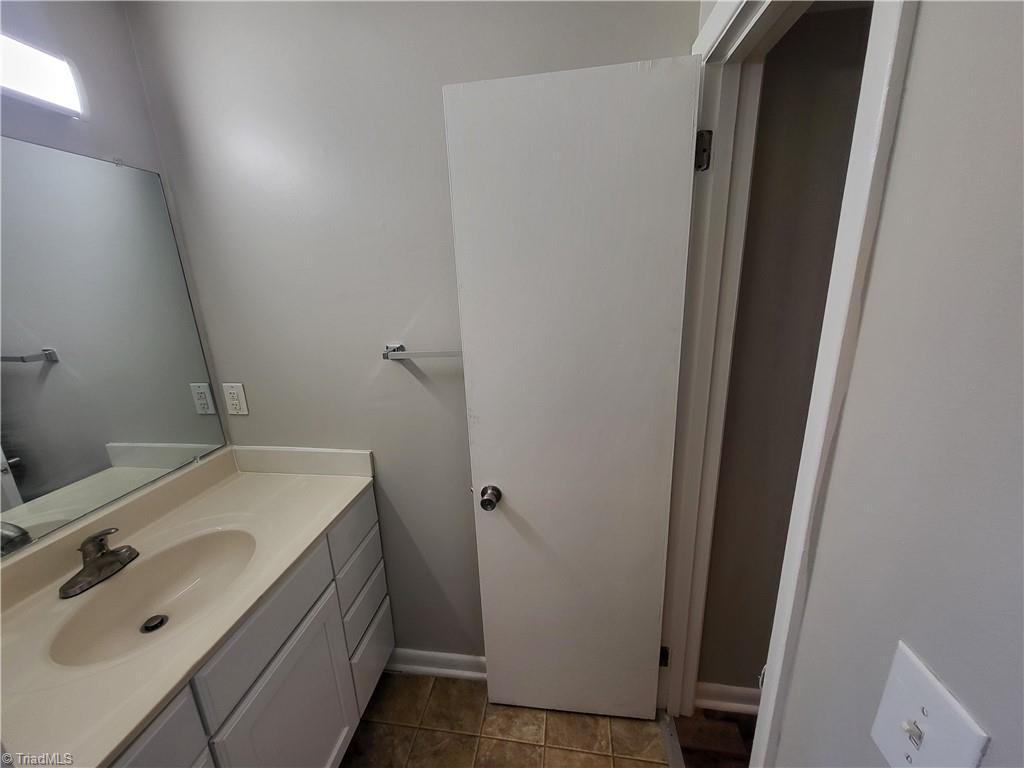 2833 N Ohenry Boulevard # H